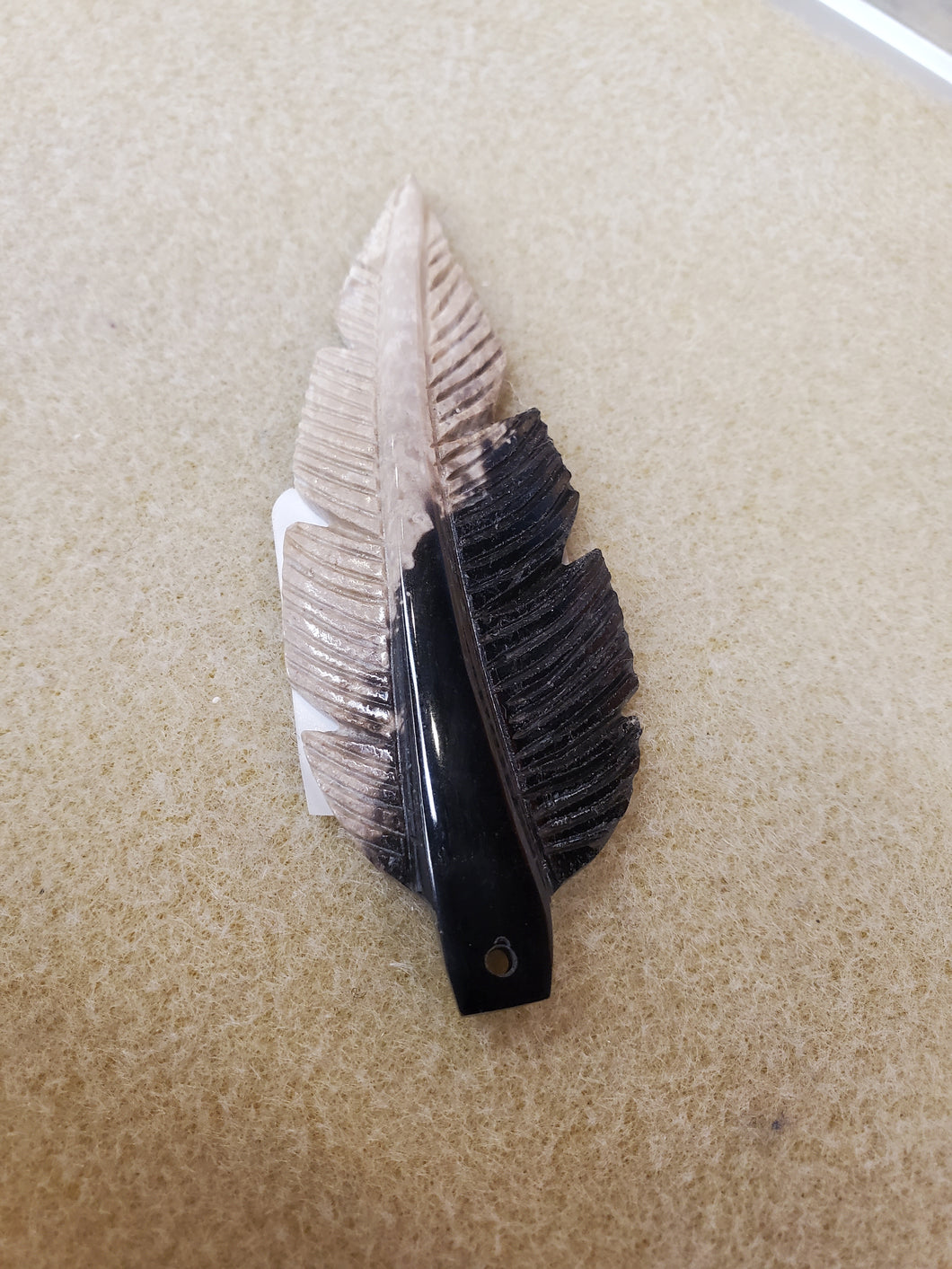 PALM STONE FEATHER PENDANT