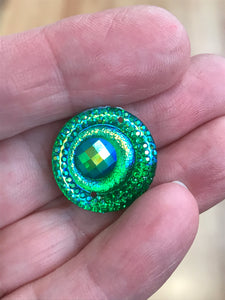 RESIN SEW-ON ROUND PEACOCK