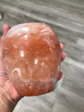 Load image into Gallery viewer, HIMALAYAN SALT OIL BURNER-LEAF SHAPE
